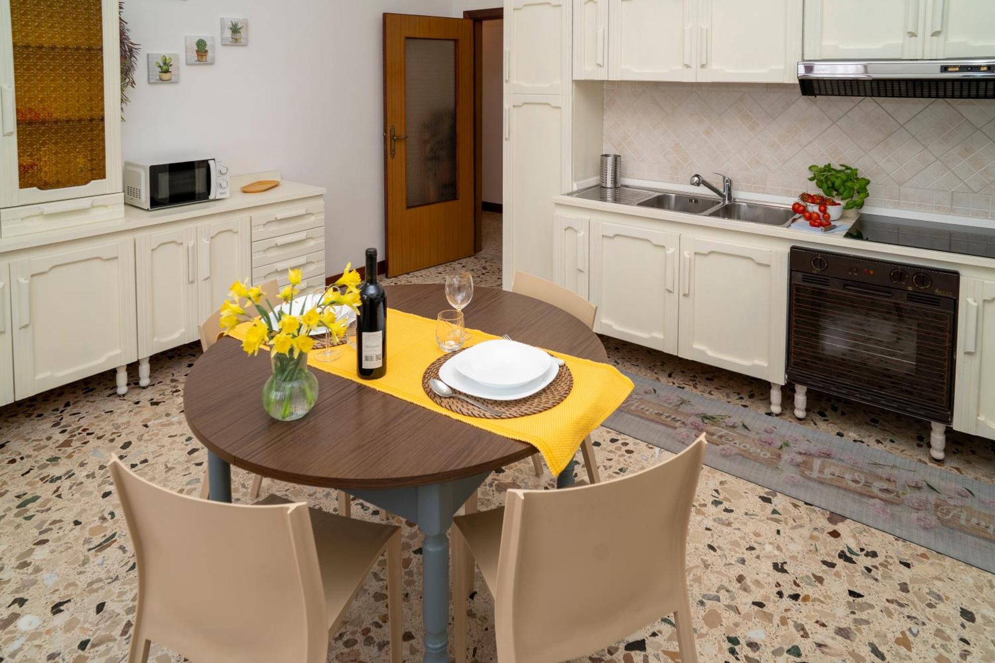 Sotto La Torre Apartment Caiazzo Bagian luar foto